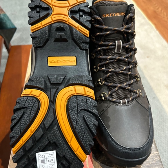 Shoes - Picture 2 of 4